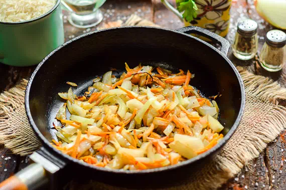 рис с луком и морковью в духовке рецепт фото 4
